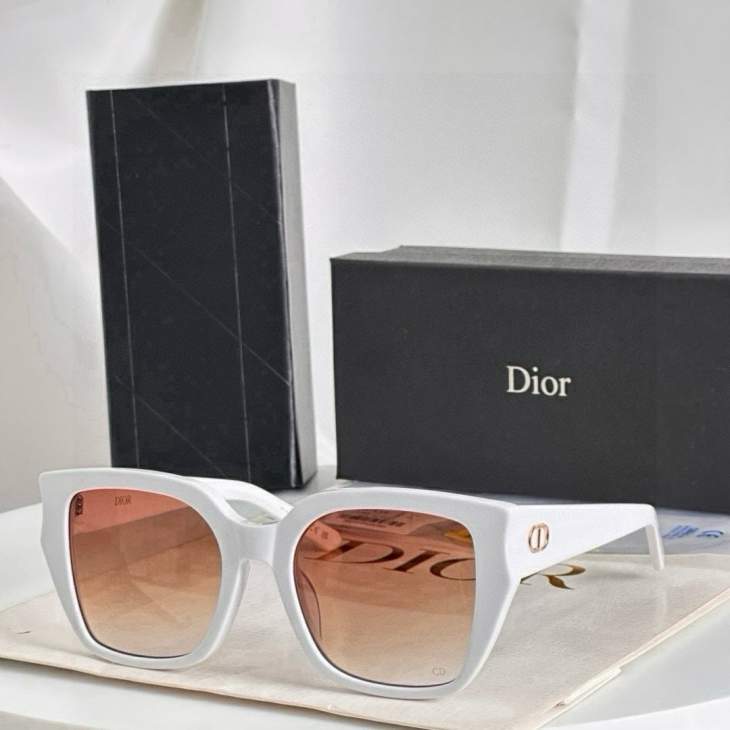Picture of Dior Sunglasses _SKUfw77619922fw